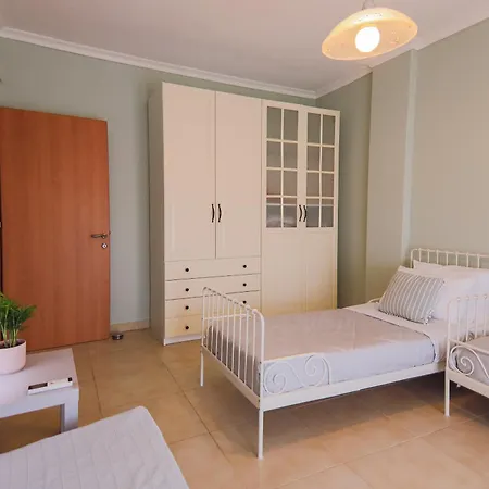 Mareva's House Daire Vromerí