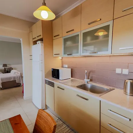 Daire Mareva's House Vromerí