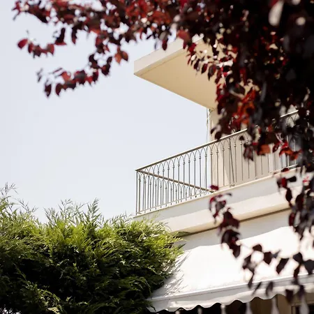 Mareva's House شقة Vromerí