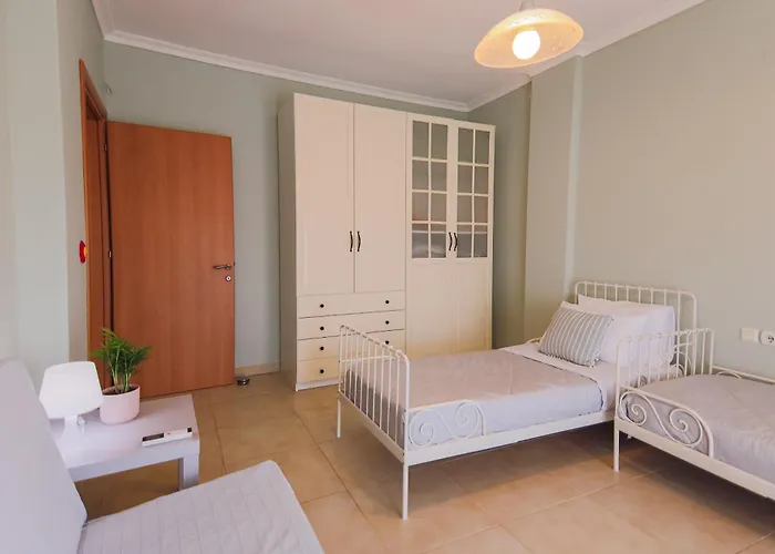 Mareva's House Apartamento Vromerí