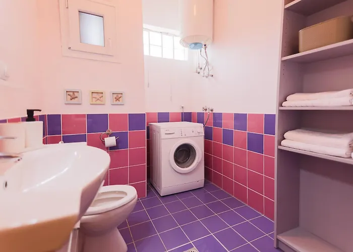 Mareva's House Apartamento Vromerí